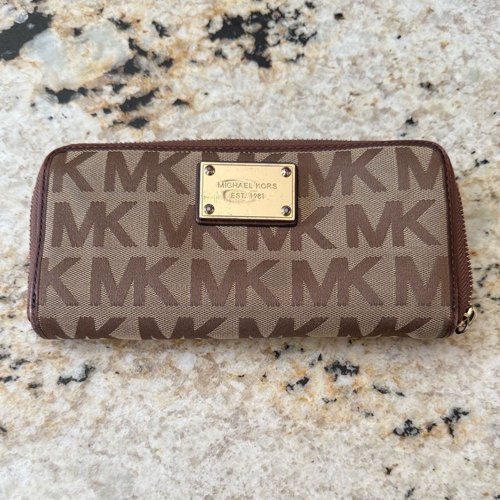 Michael Kors Monogram Key & Card Holder in Brown